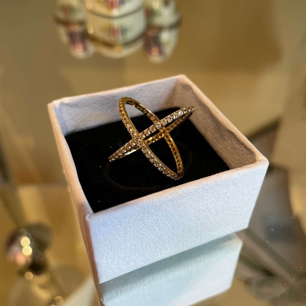 Criss Cross Ring In Gold!